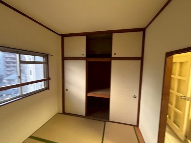 収納　サンベアーマンション金山