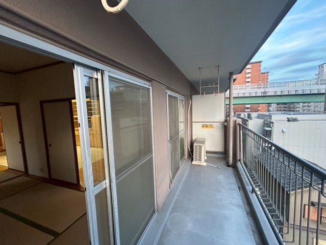 バルコニー　サンベアーマンション金山