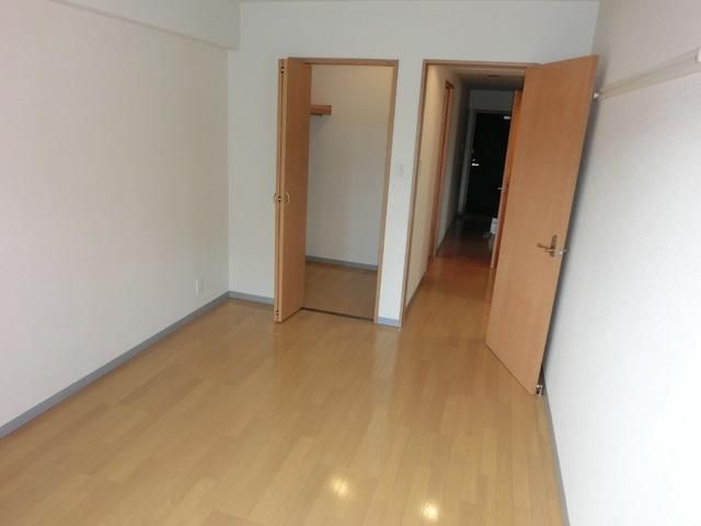 居室・リビング　広々とした居室