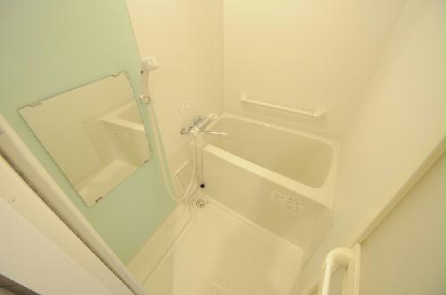 バス・シャワールーム　浴室乾燥機完備　お湯の温度調節が簡単