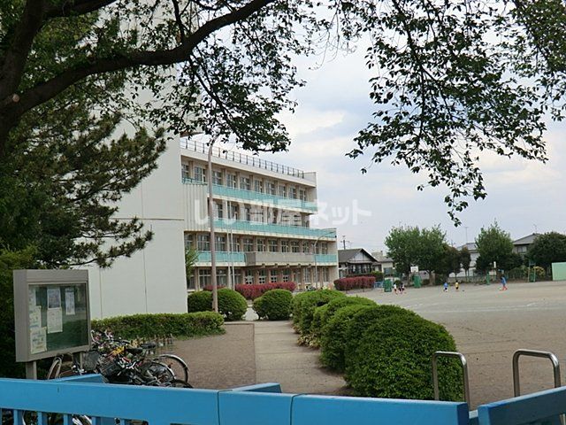 小学校　所沢市立上新井小学校（小学校）まで539m