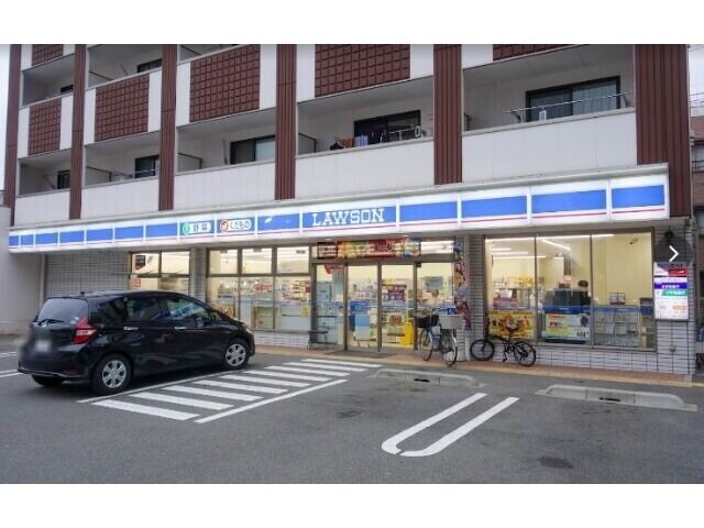 コンビニ　ローソン玉川三丁目店（コンビニ）まで220m