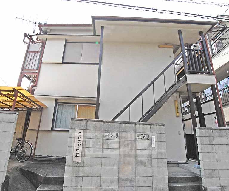 エントランス　日当たり良好です。