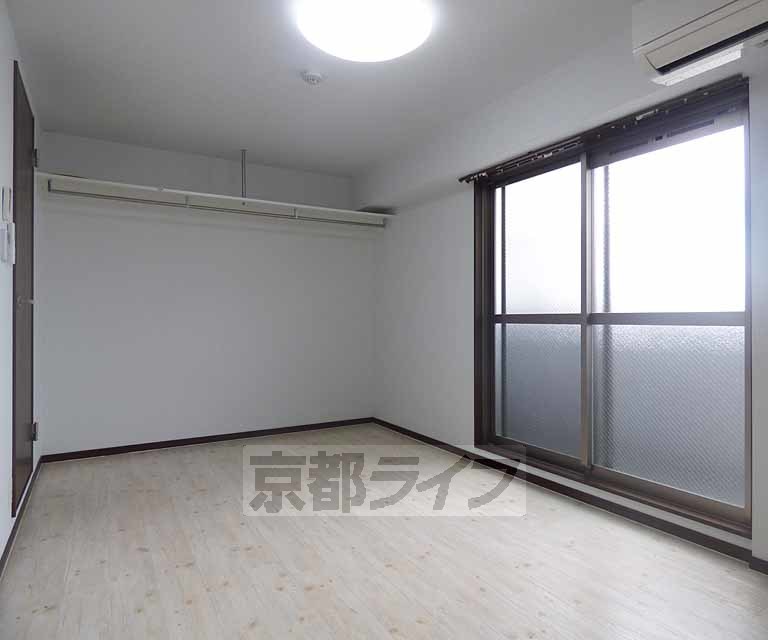 居室・リビング　広々とした洋室です。