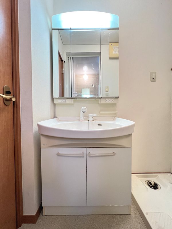 洗面設備　※シャワー付き洗面台