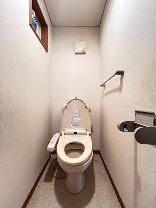 トイレ　※温水洗浄便座 １F部分