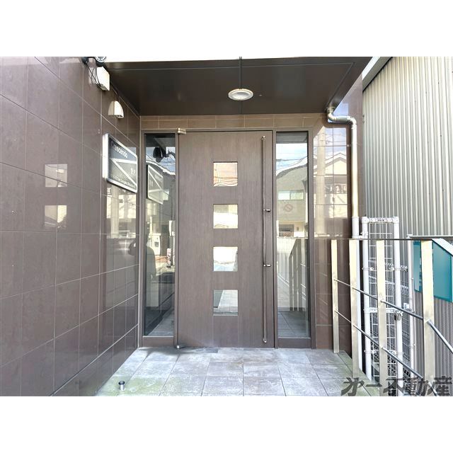 エントランス　エントランス