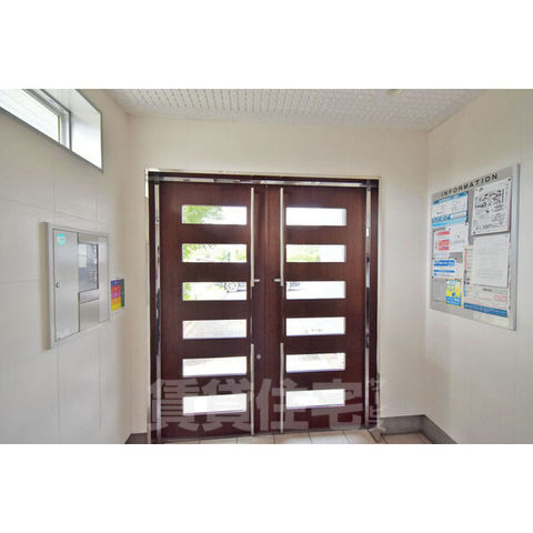 コンビニ　ファミリーマート　一色新町（コンビニ）まで608m