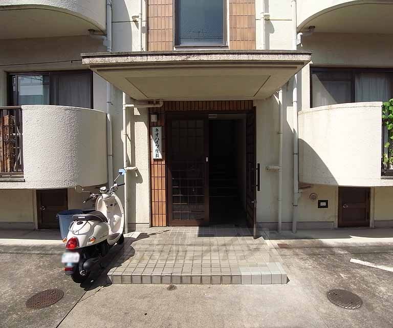 その他共有部分　建物入口です。