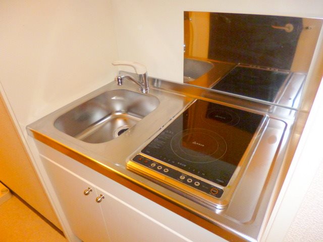 キッチン　ＩＨコンロ付き。