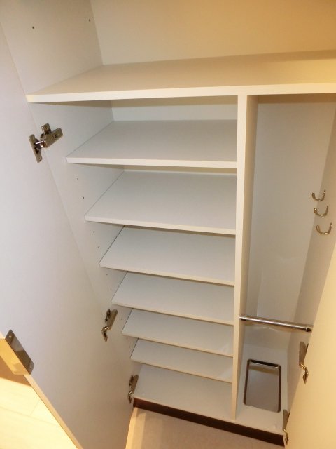 収納　同物件別号室のものです。