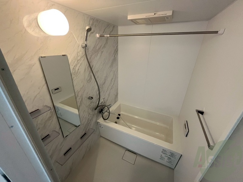 バス・シャワールーム　お風呂になります。一日の疲れを癒してくださいね。