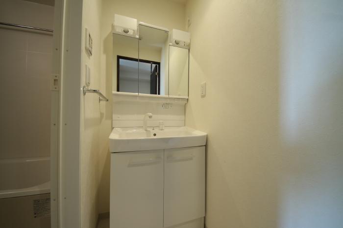 洗面設備　建築中の為、違う物件のイメージ写真です。どこよりお得です。