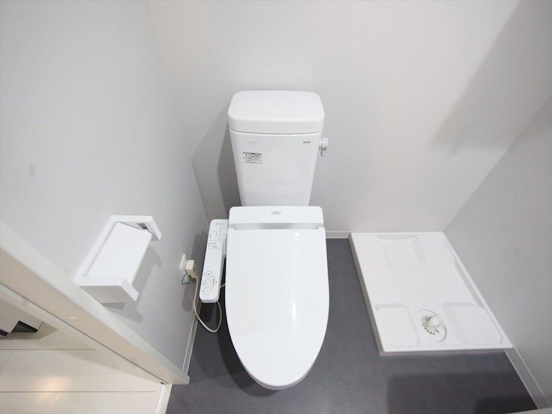 トイレ　温水洗浄暖房便座付トイレ
