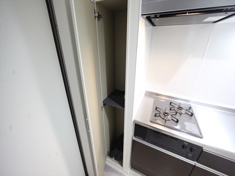 玄関　玄関　シューズボックス付（収納充実してます）