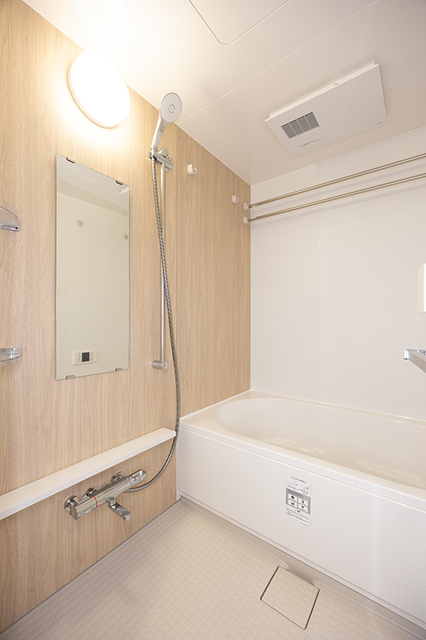 バス・シャワールーム　※写真は同タイプ住戸です。