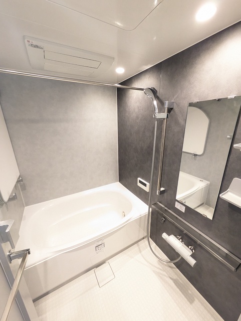 バス・シャワールーム　浴室　追い焚き・浴室乾燥機付き