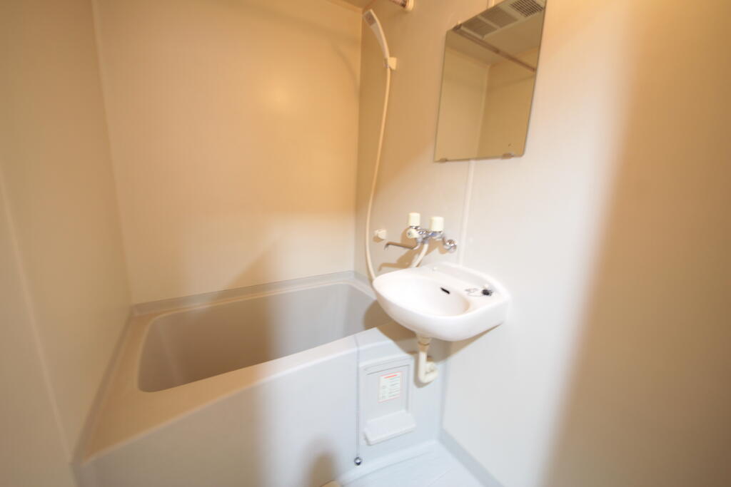 バス・シャワールーム　※写真は別部屋です