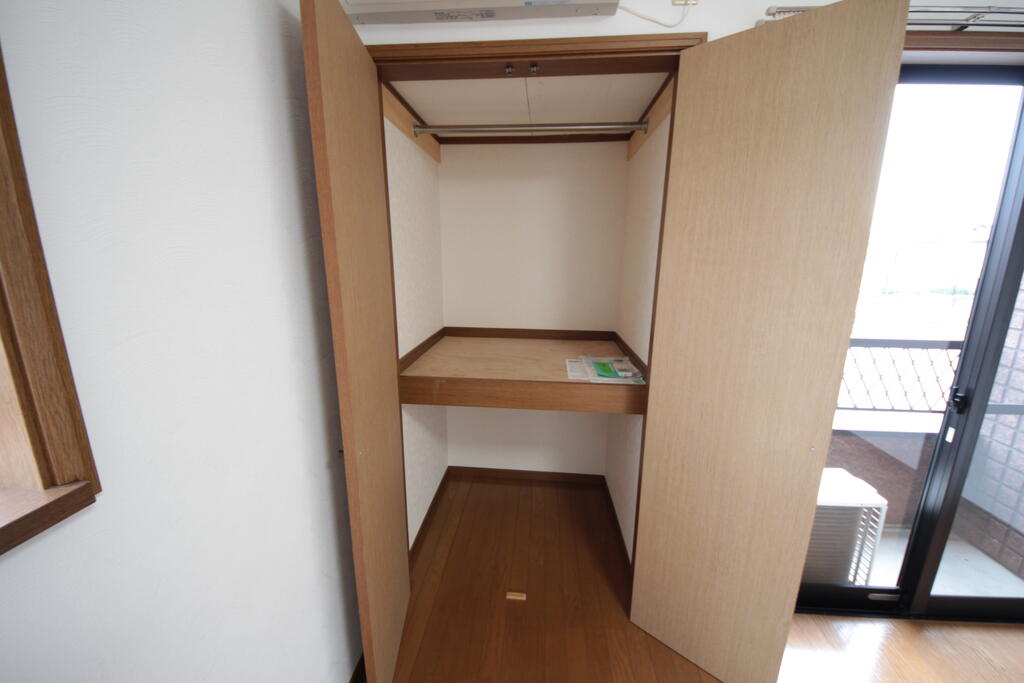収納　※写真は別部屋です