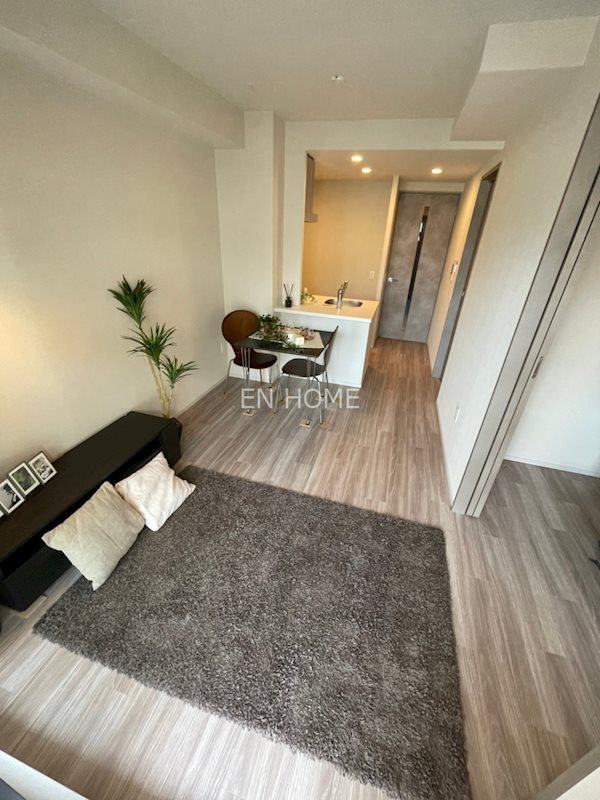 居室・リビング　家具家電はついてきません。