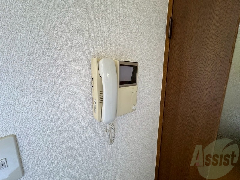セキュリティ　ＴＶモニター付インターホンです。来客者の顔が見えるので安心！