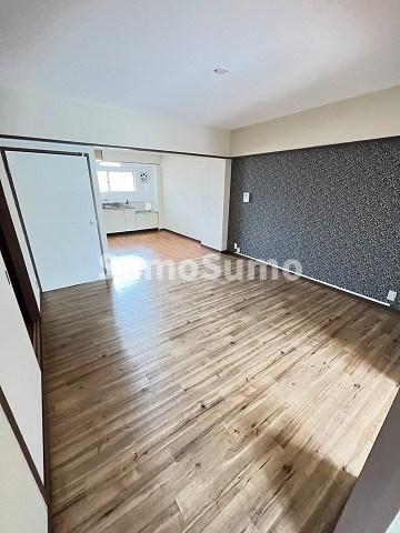 居室・リビング　こちらのリビングで趣味の時間をお楽しみください