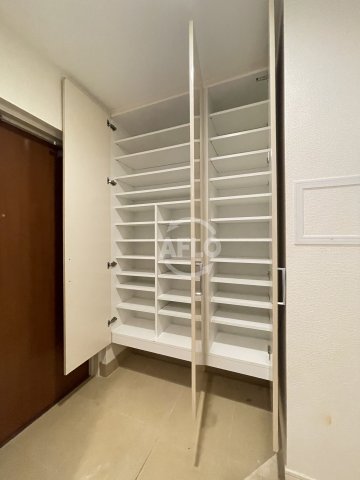 玄関　BRAVI南堀江（ブラービ南堀江）　玄関