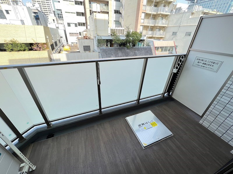 バルコニー　開放的で明るい空間を演出してくれるバルコニーです