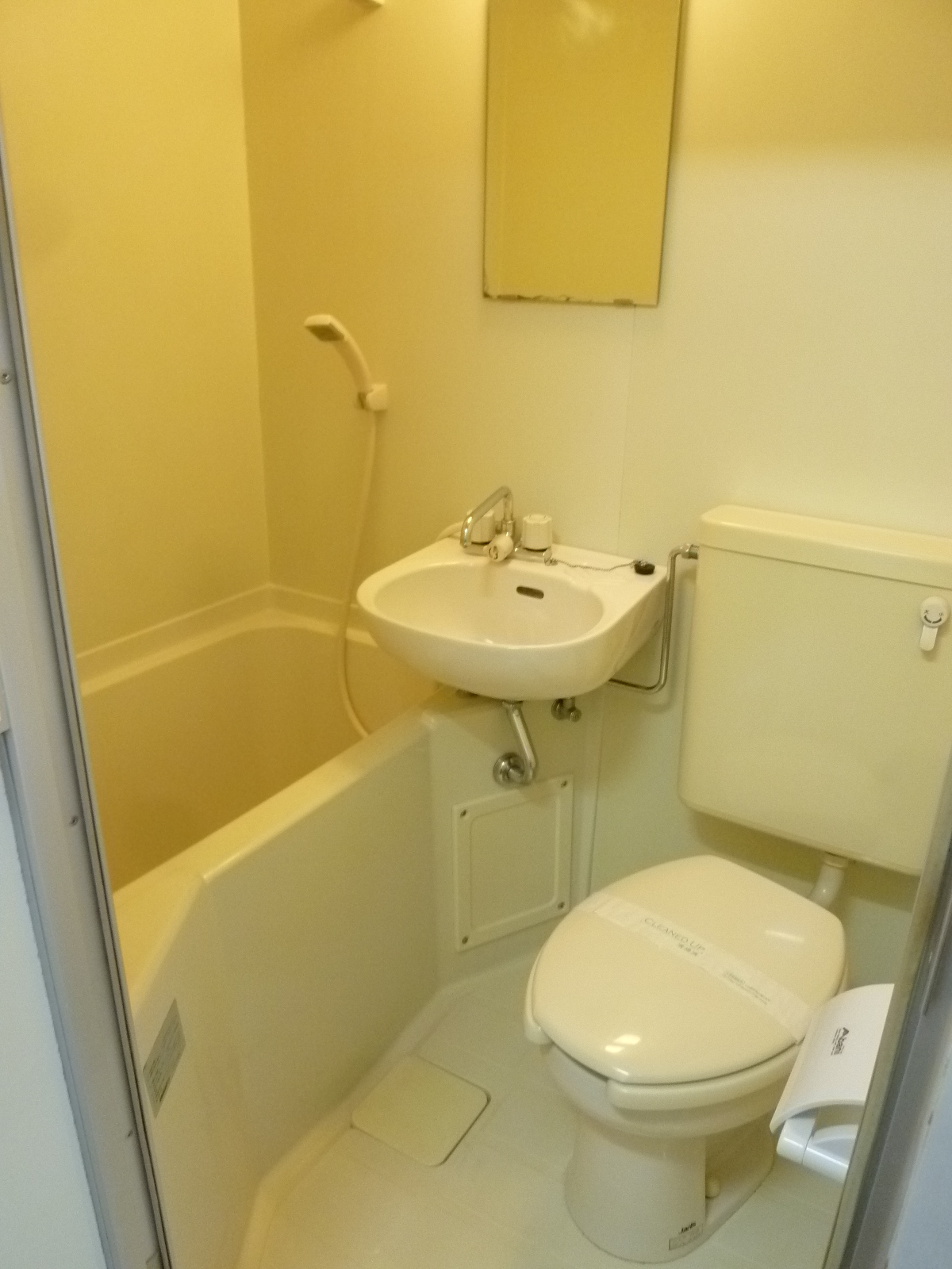 バス・シャワールーム　風呂トイレ別ではありませんが「お掃除が楽」というメリットも