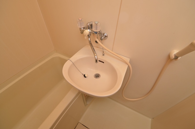 洗面設備　浴室内に洗面台あり！