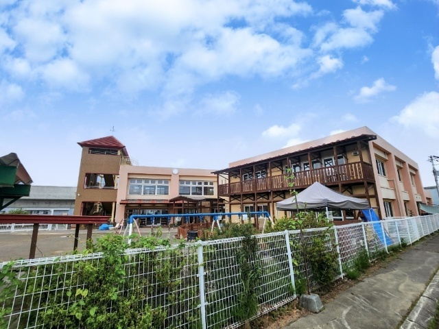 幼稚園・保育園　あじさい保育園（幼稚園・保育園）まで578m