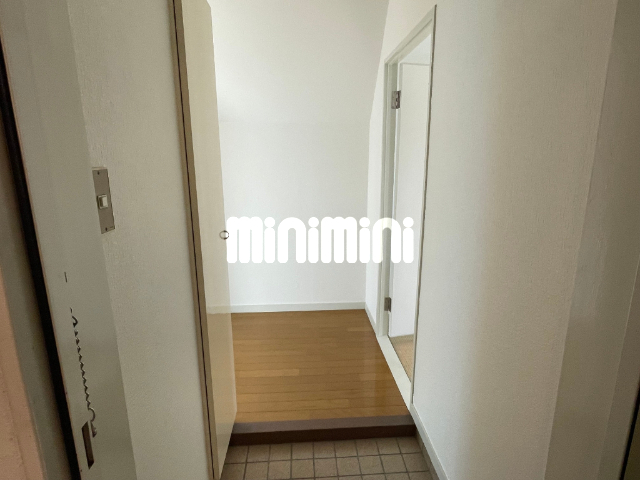 玄関　室内洗濯機置場