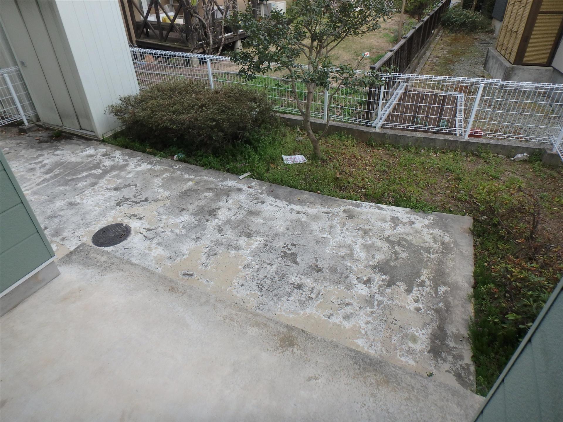 バルコニー　専用庭付で広々使えます。