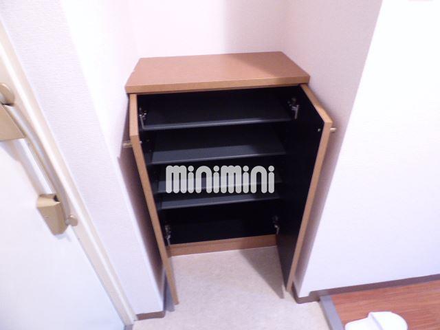 その他設備　下駄箱つきです。