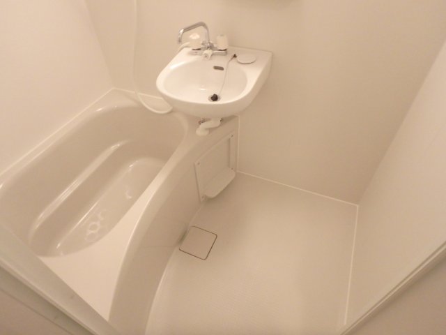 バス・シャワールーム　ゆったり過ごせるお風呂です