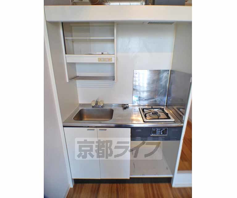 キッチン　ワイドサイズのシステムキッチンです。