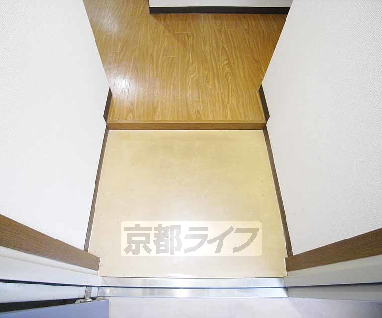 玄関　６号室タイプ