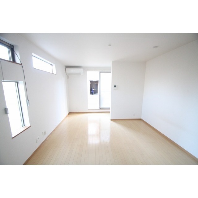 居室・リビング　２面採光