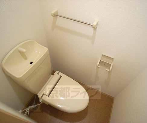 トイレ　清潔感のある洋式トイレ。