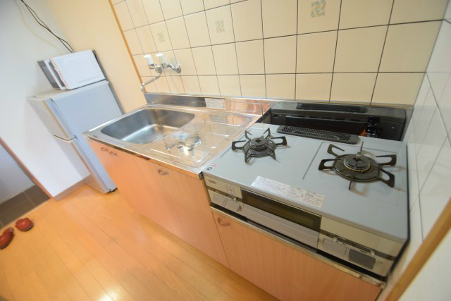 キッチン　家具家電付きの場合は、プラス3，400円