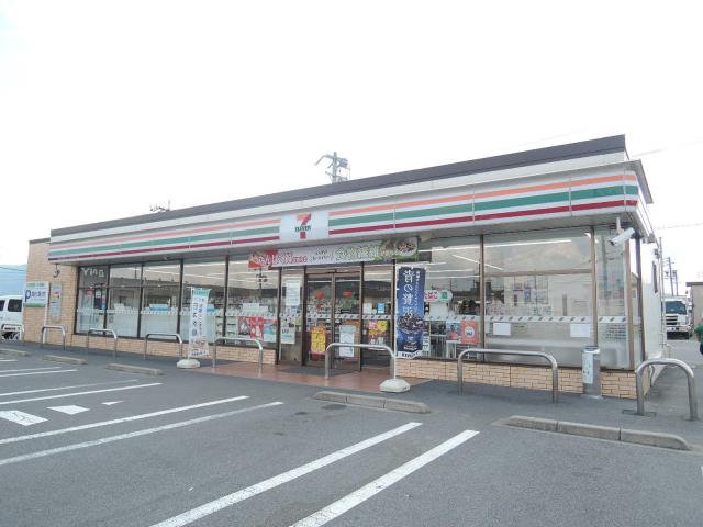 コンビニ　セブンイレブン（コンビニ）まで762m