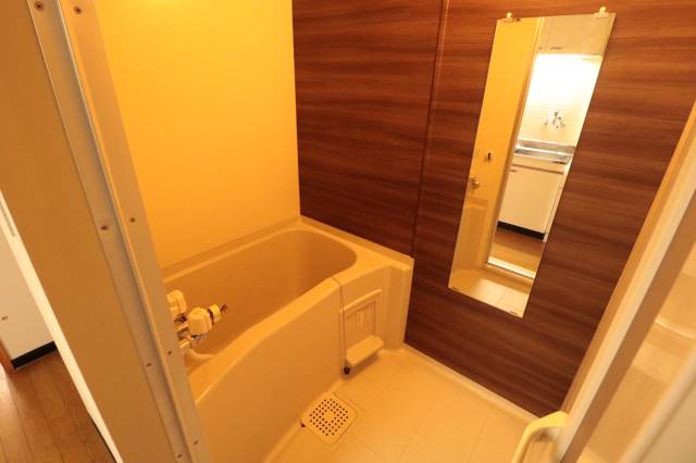 バス・シャワールーム　綺麗な浴室です♪