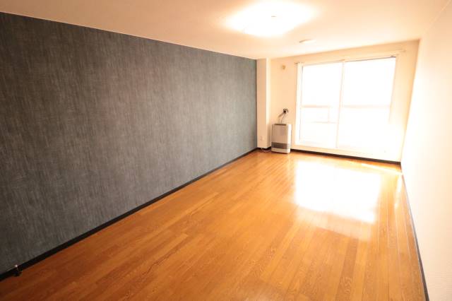 居室・リビング　おしゃれなアクセントクロス♪