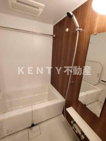 バス・シャワールーム　コンパクトで使いやすいお風呂です