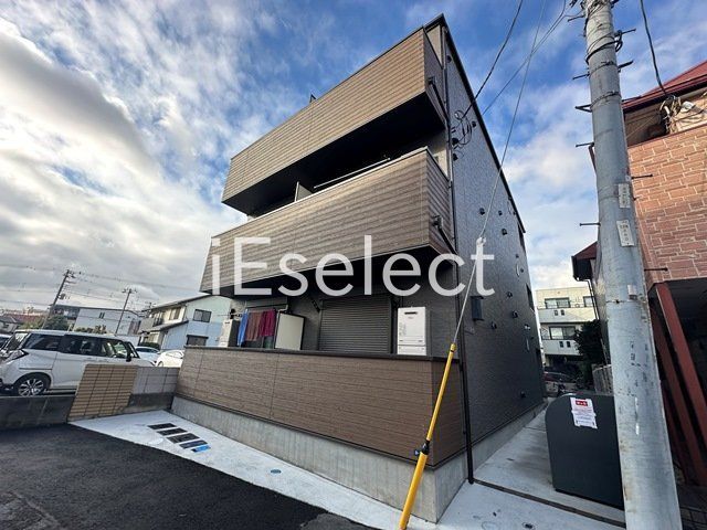 建物外観　2023年12月築、インターネット無料