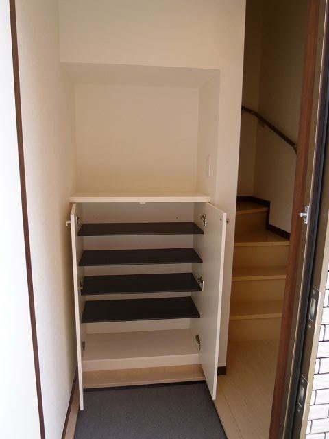 収納　シューズボックス