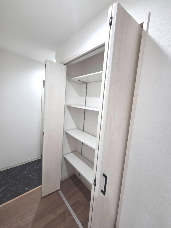 玄関　玄関収納