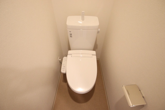 トイレ　※別室の参考写真の為、現況優先です。