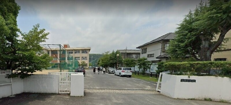 中学校　岡山市立吉備中学校（中学校）まで1725m