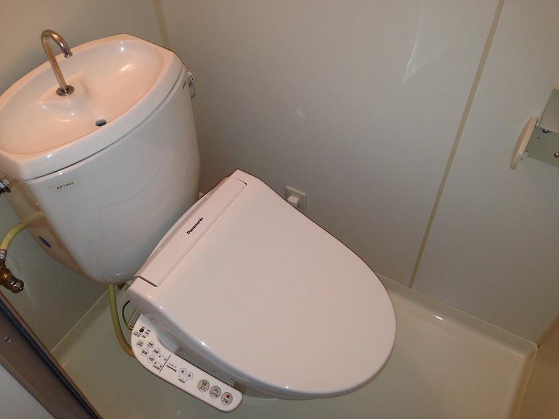 トイレ　温水洗浄暖房便座